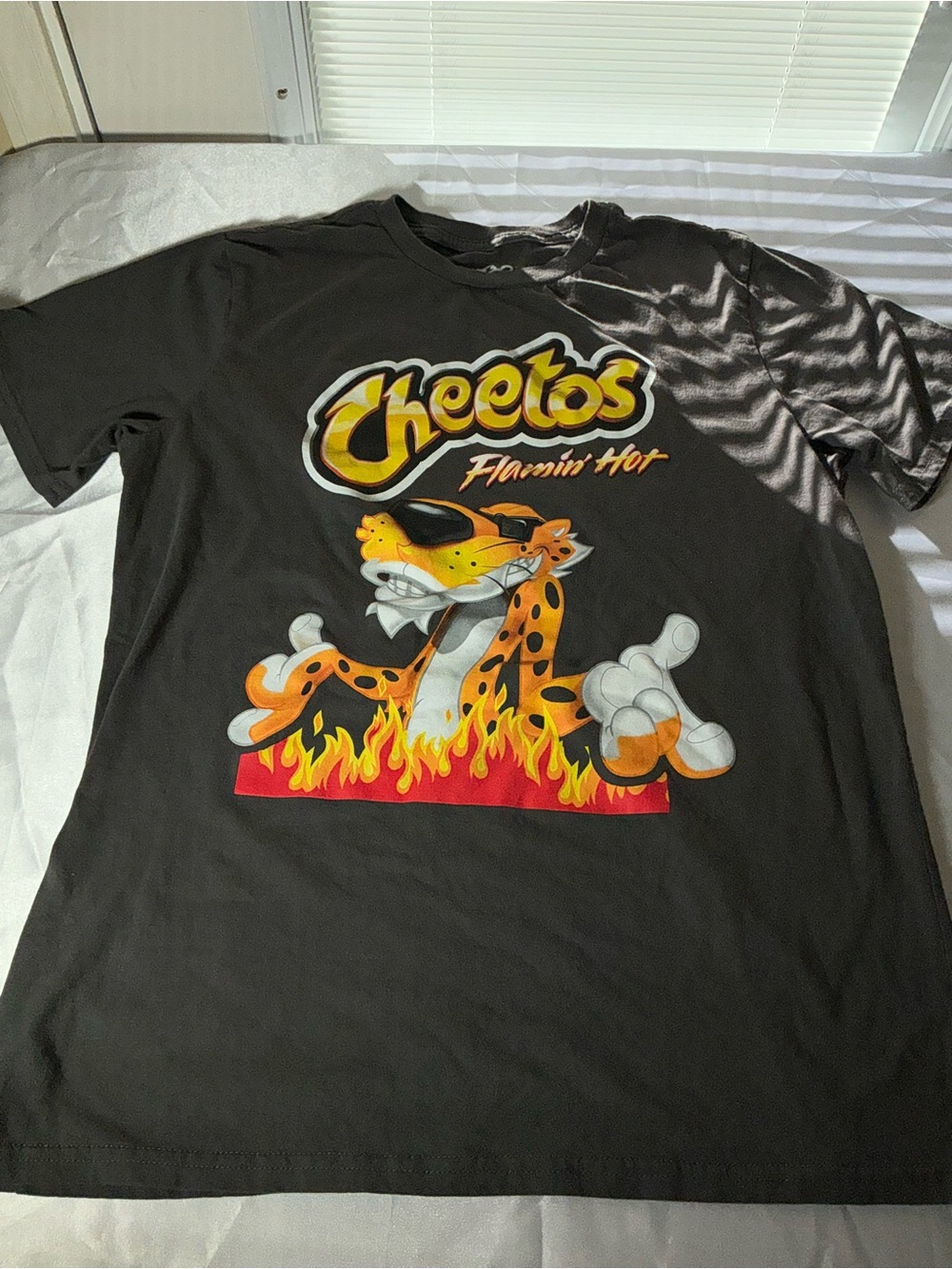 Cheetos Flamin' Hot Men’s Black Graphic Tee Size L